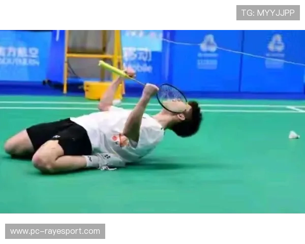 翁泓阳直落两局胜朱轩辰,首夺全运会男单冠军 翁泓阳直落两局胜朱轩辰,首夺全运会男单冠军